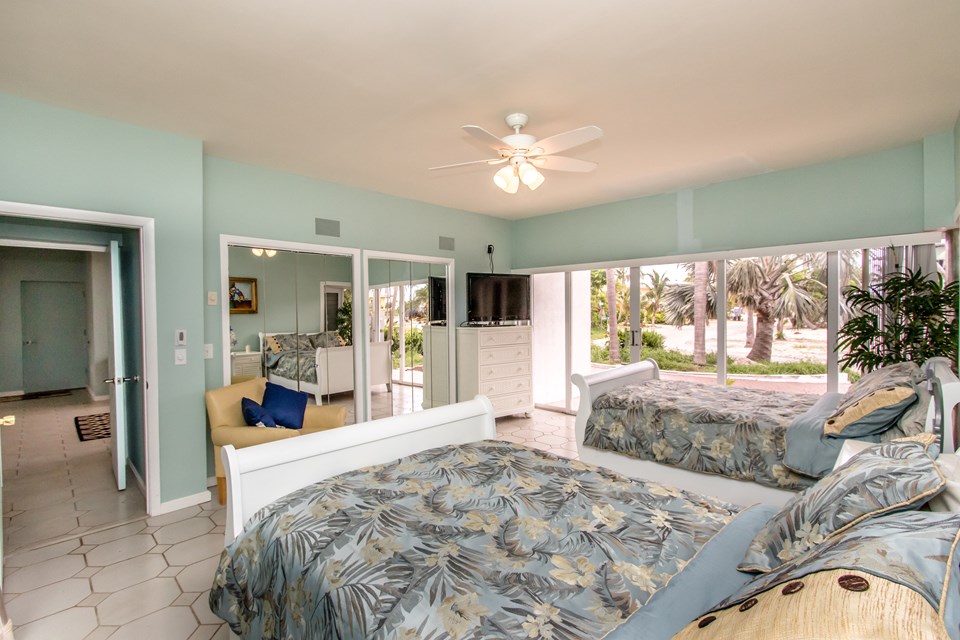 downstairs bedroom 1